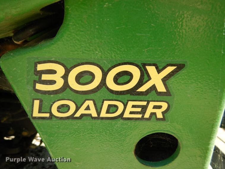 image for item GV9205 2005 John Deere 3320  MFWD tractor