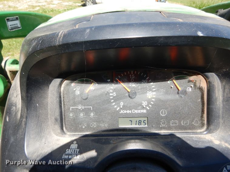 image for item GV9205 2005 John Deere 3320  MFWD tractor