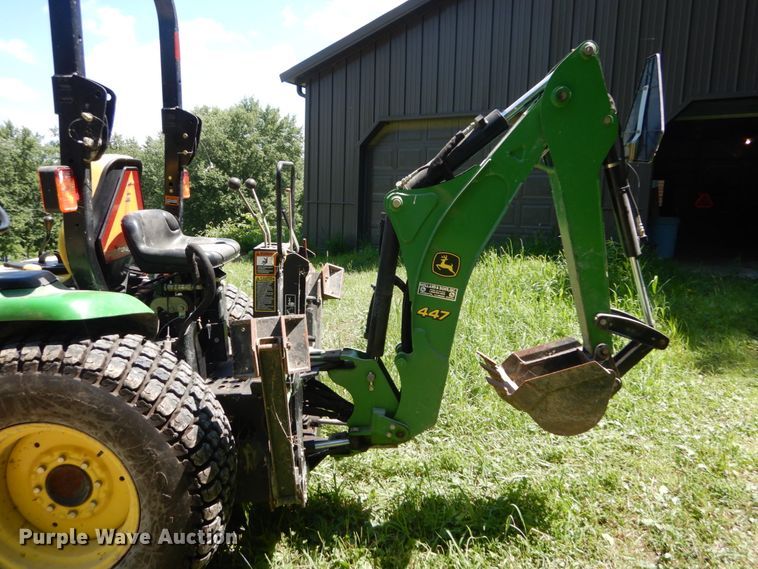 image for item GV9205 2005 John Deere 3320  MFWD tractor