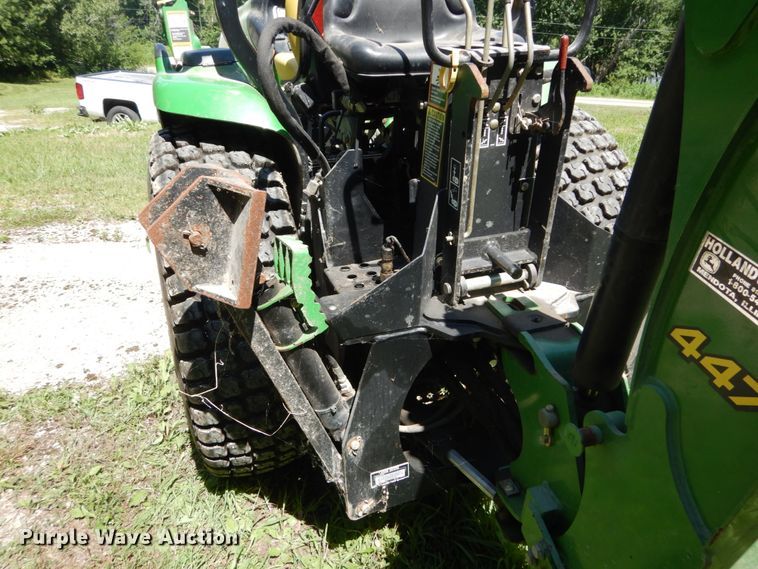 image for item GV9205 2005 John Deere 3320  MFWD tractor