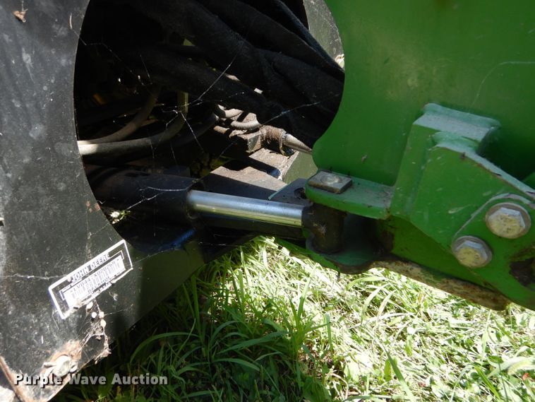 image for item GV9205 2005 John Deere 3320  MFWD tractor