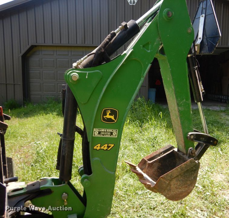 image for item GV9205 2005 John Deere 3320  MFWD tractor