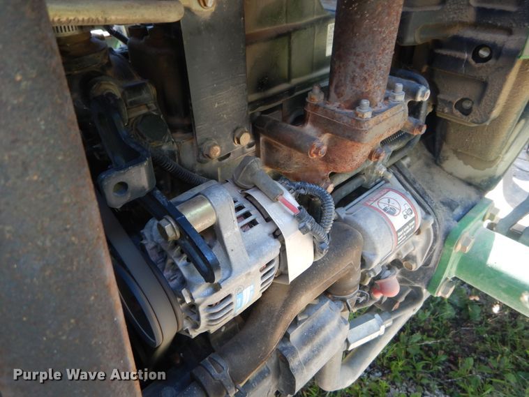 image for item GV9205 2005 John Deere 3320  MFWD tractor