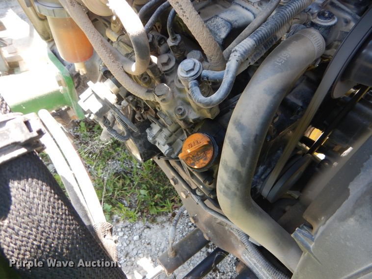 image for item GV9205 2005 John Deere 3320  MFWD tractor