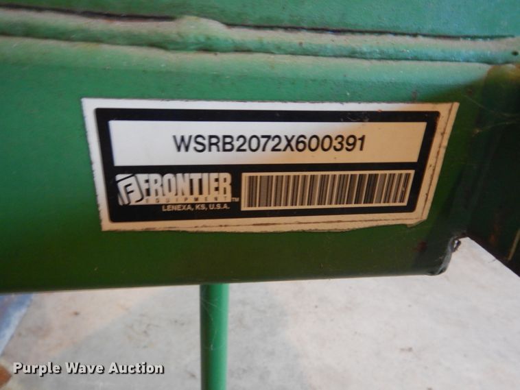 image for item GV9205 2005 John Deere 3320  MFWD tractor