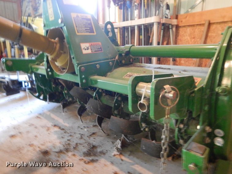 image for item GV9205 2005 John Deere 3320  MFWD tractor