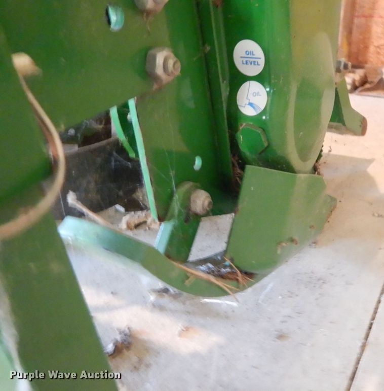 image for item GV9205 2005 John Deere 3320  MFWD tractor