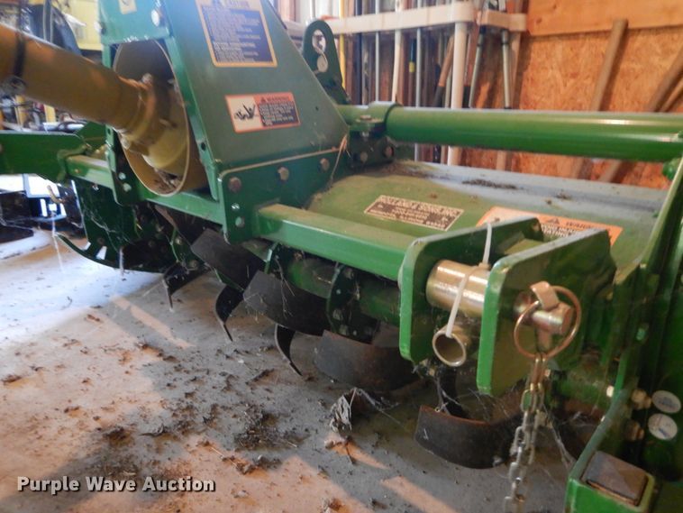 image for item GV9205 2005 John Deere 3320  MFWD tractor