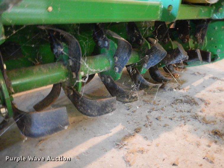 image for item GV9205 2005 John Deere 3320  MFWD tractor