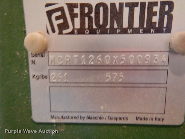 image for item GV9205 2005 John Deere 3320  MFWD tractor