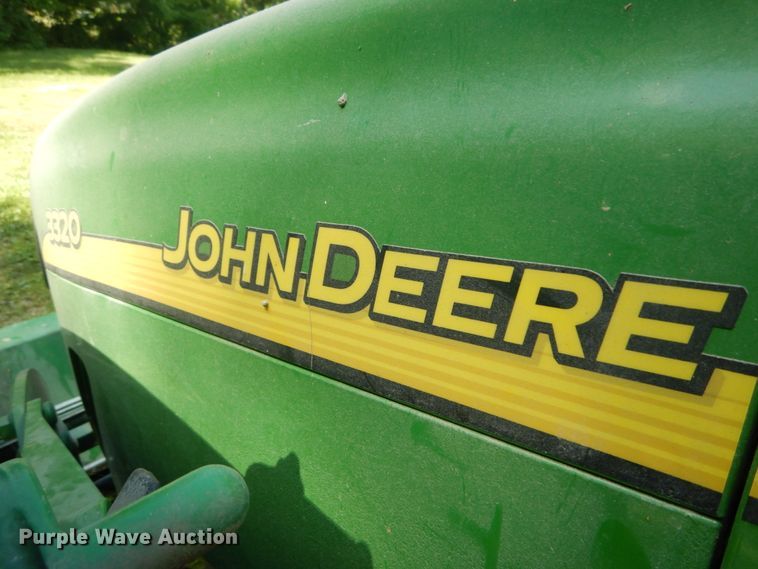 image for item GV9205 2005 John Deere 3320  MFWD tractor