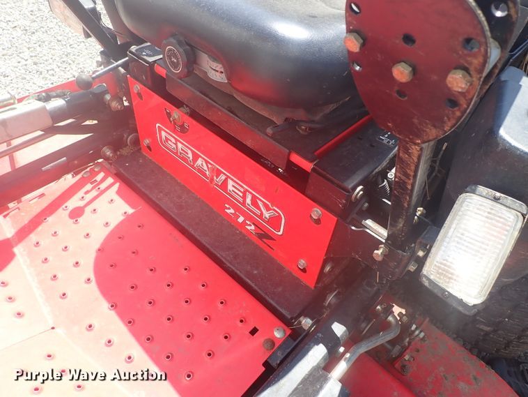 image for item GV9677 Gravely 272 ZTR lawn mower