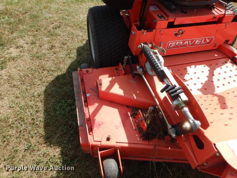 image for item GX9178 Gravely ProMaster PMZ260 ZTR lawn mower