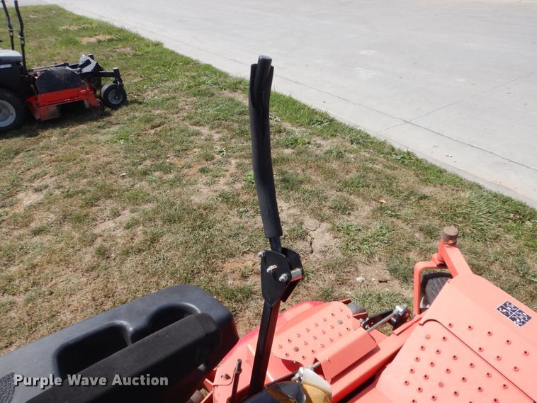 image for item GX9178 Gravely ProMaster PMZ260 ZTR lawn mower