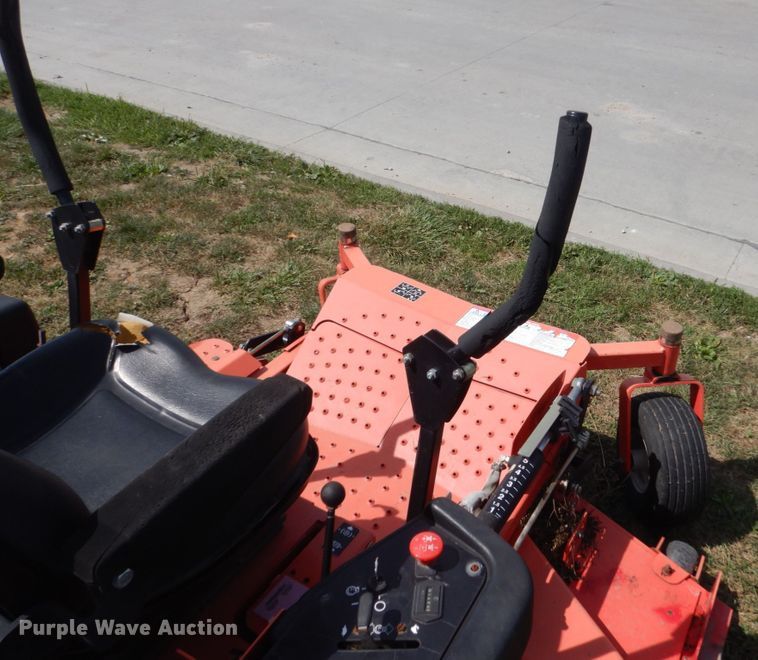 image for item GX9178 Gravely ProMaster PMZ260 ZTR lawn mower