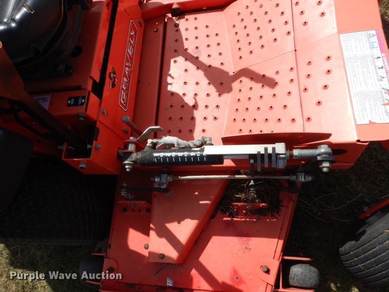 image for item GX9178 Gravely ProMaster PMZ260 ZTR lawn mower