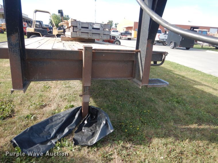 image for item GX9187 2005 Load Master equipment trailer