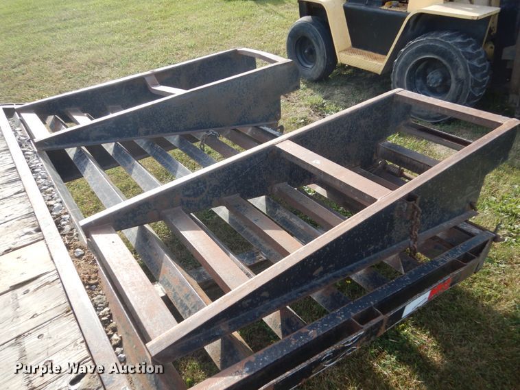 image for item GX9187 2005 Load Master equipment trailer