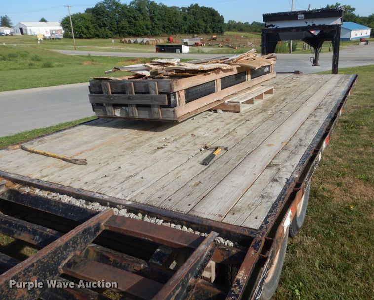 image for item GX9187 2005 Load Master equipment trailer