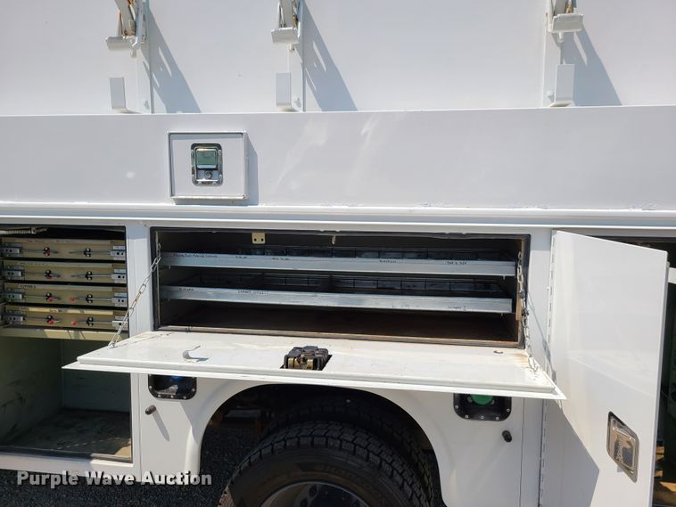 image for item GY9503 2012 Ford F550 Super Duty  utility truck