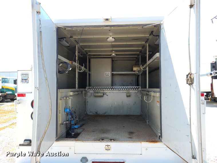 image for item GY9503 2012 Ford F550 Super Duty  utility truck