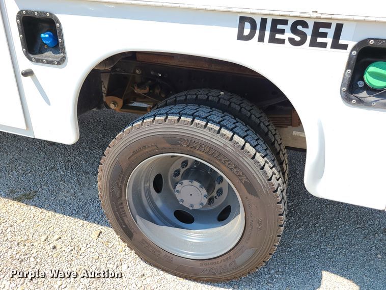 image for item GY9503 2012 Ford F550 Super Duty  utility truck