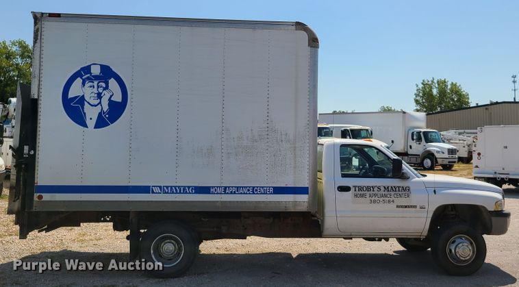 image for item GY9504 2002 Dodge Ram 3500  box truck