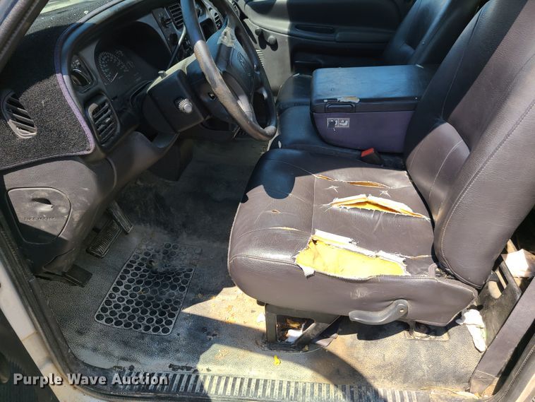 image for item GY9504 2002 Dodge Ram 3500  box truck