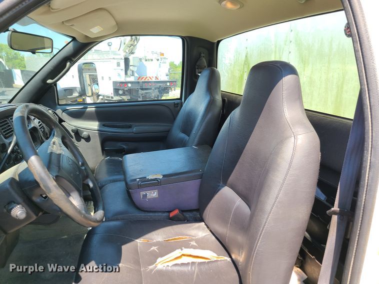 image for item GY9504 2002 Dodge Ram 3500  box truck