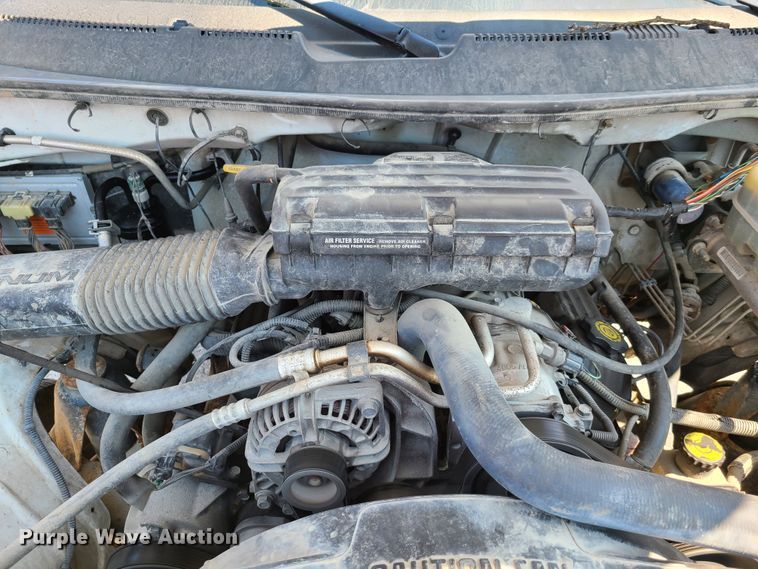 image for item GY9504 2002 Dodge Ram 3500  box truck