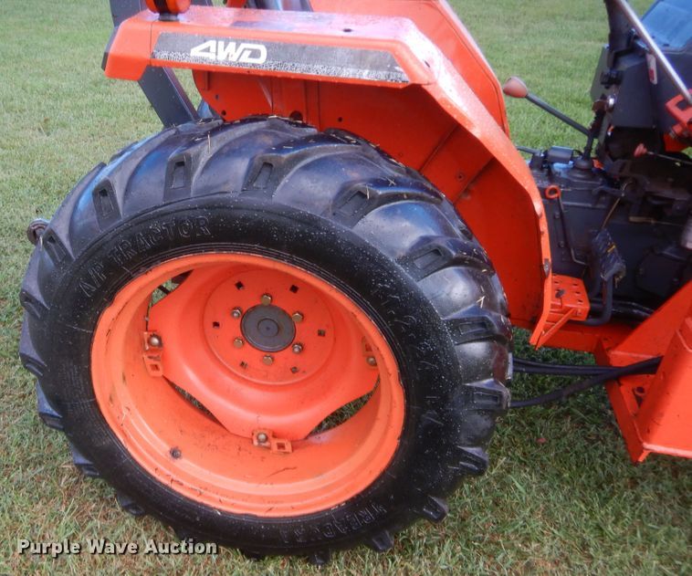image for item HB9451 Kubota L2500  tractor