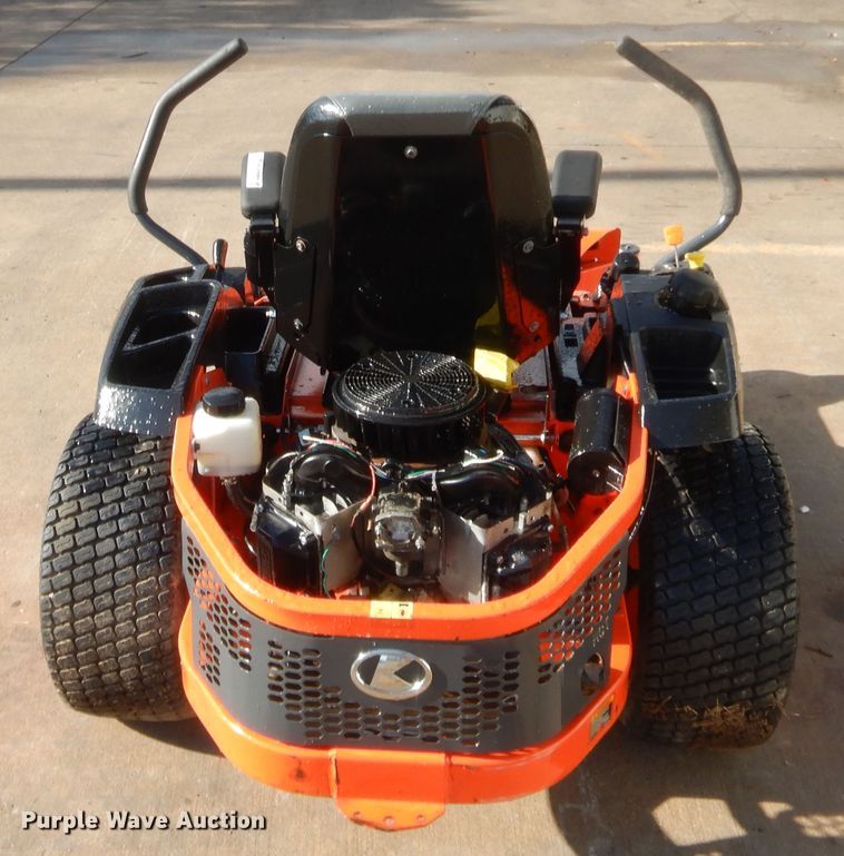 Kubota Kommander Z125S ZTR lawn mower in Oklahoma City, OK