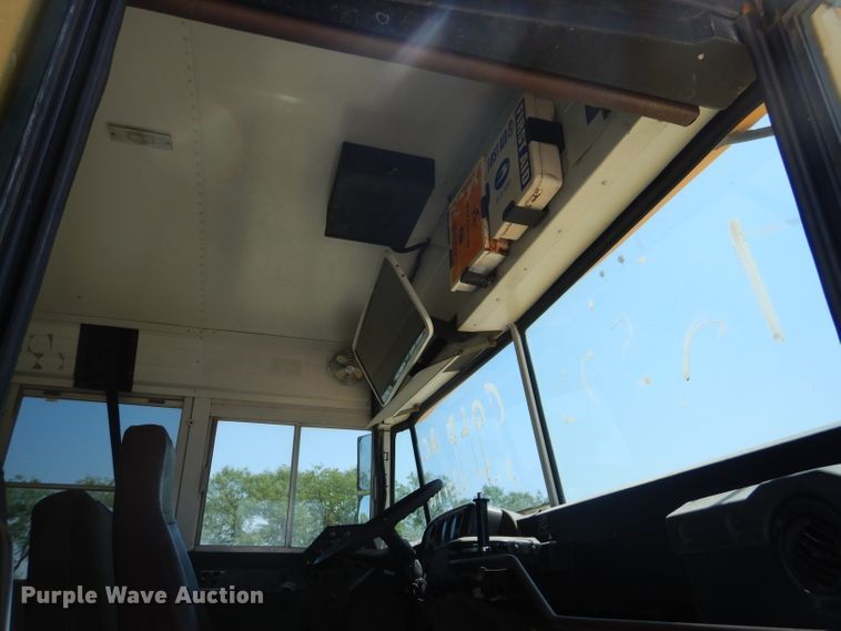 image for item HC9059 2001 Freightliner FS65 Blue Bird  school bus