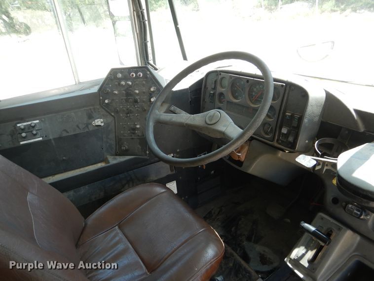 image for item HC9059 2001 Freightliner FS65 Blue Bird  school bus