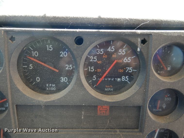 image for item HC9059 2001 Freightliner FS65 Blue Bird  school bus