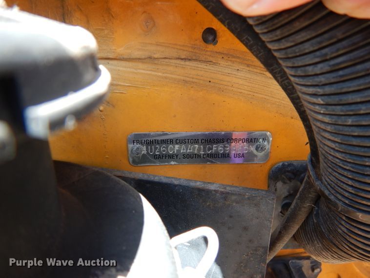 image for item HC9059 2001 Freightliner FS65 Blue Bird  school bus