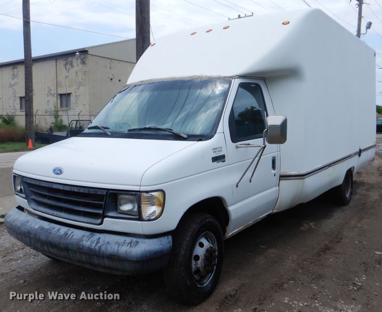 image for item HJ9804 1995 Ford E350 Super Duty  delivery van