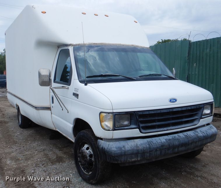 image for item HJ9804 1995 Ford E350 Super Duty  delivery van
