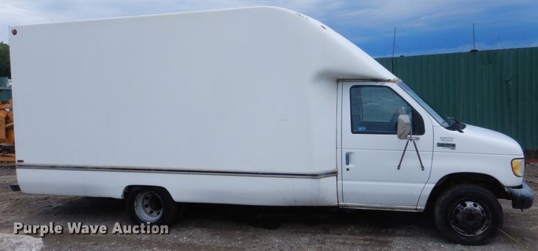 image for item HJ9804 1995 Ford E350 Super Duty  delivery van