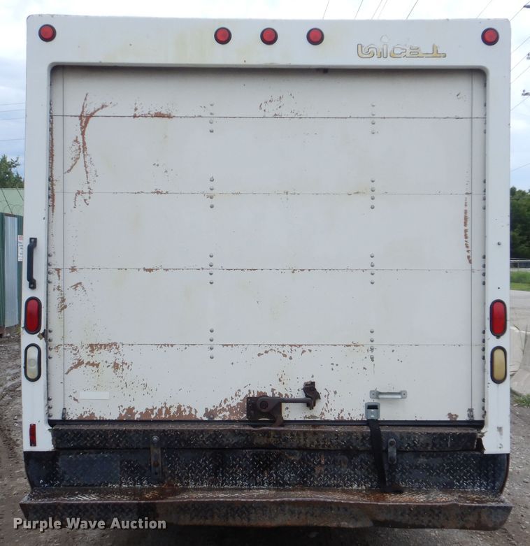 image for item HJ9804 1995 Ford E350 Super Duty  delivery van