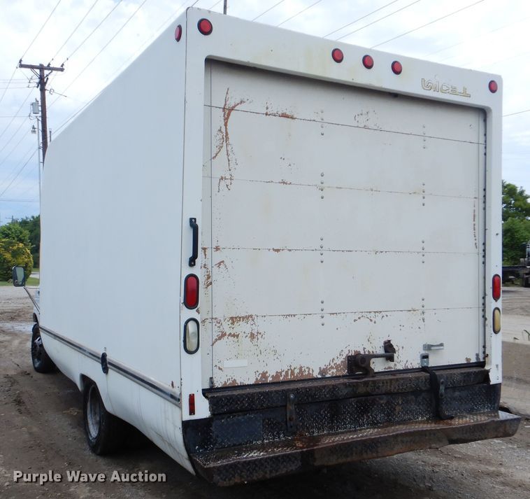 image for item HJ9804 1995 Ford E350 Super Duty  delivery van