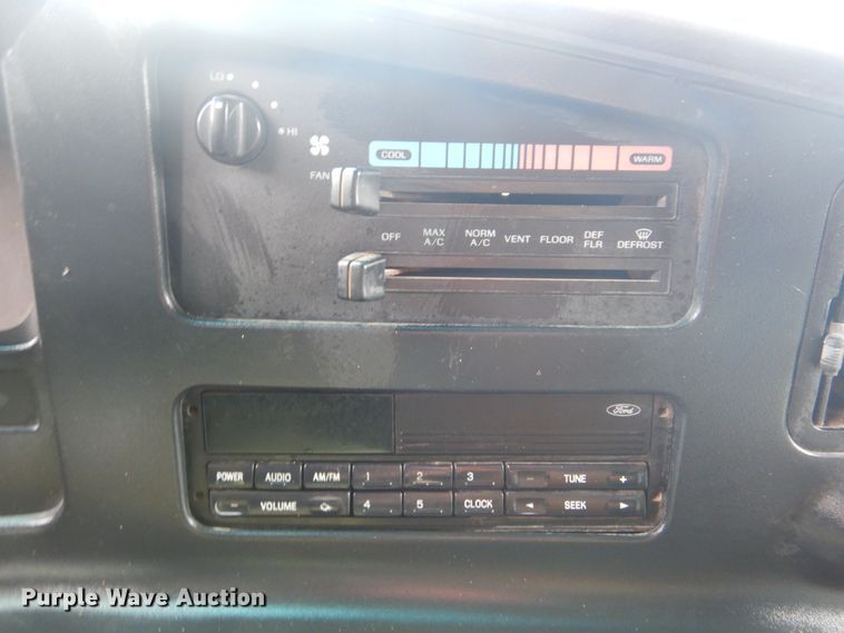 image for item HJ9804 1995 Ford E350 Super Duty  delivery van