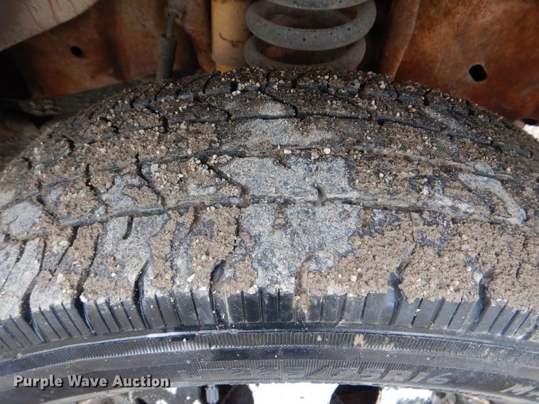 image for item HJ9804 1995 Ford E350 Super Duty  delivery van