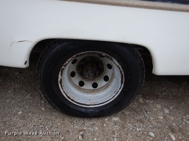 image for item HJ9804 1995 Ford E350 Super Duty  delivery van