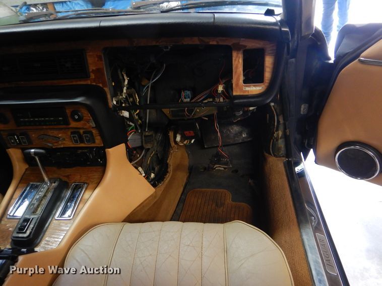 image for item HJ9897 1986 Jaguar XJ6