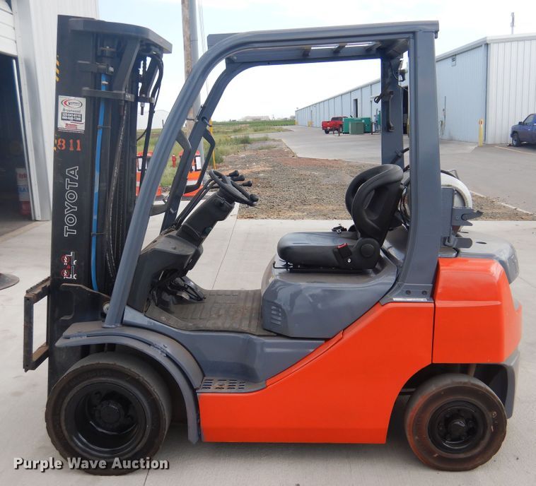 image for item HO9888 2008 Toyota 8FGU20  forklift