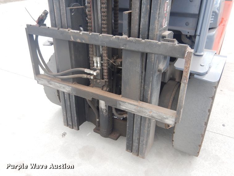 image for item HO9888 2008 Toyota 8FGU20  forklift