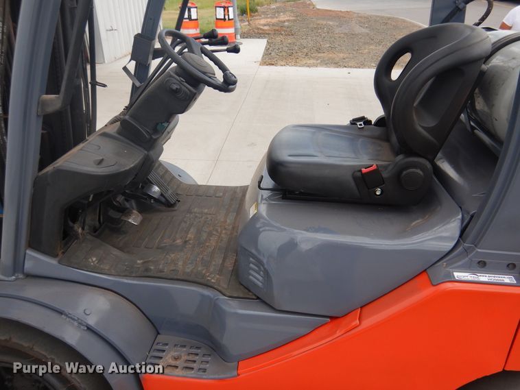 image for item HO9888 2008 Toyota 8FGU20  forklift