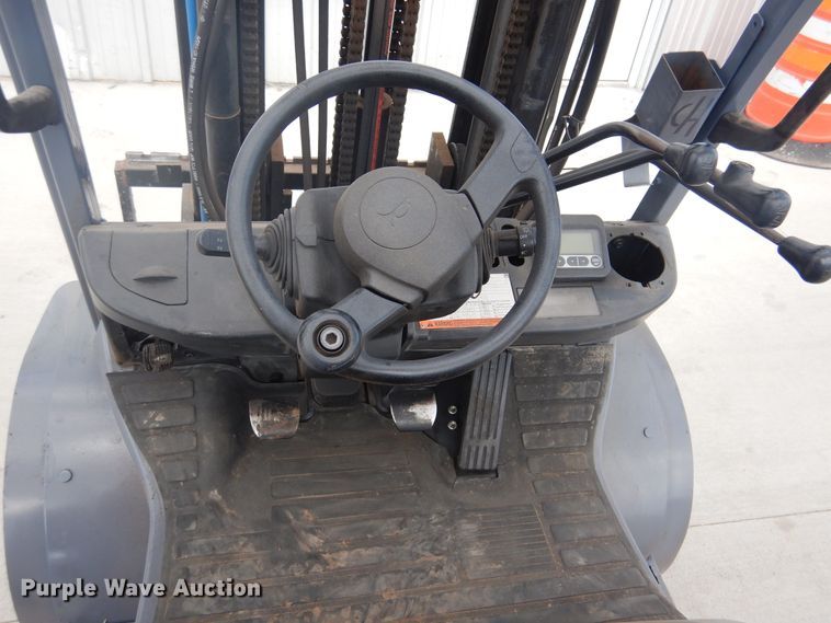 image for item HO9888 2008 Toyota 8FGU20  forklift