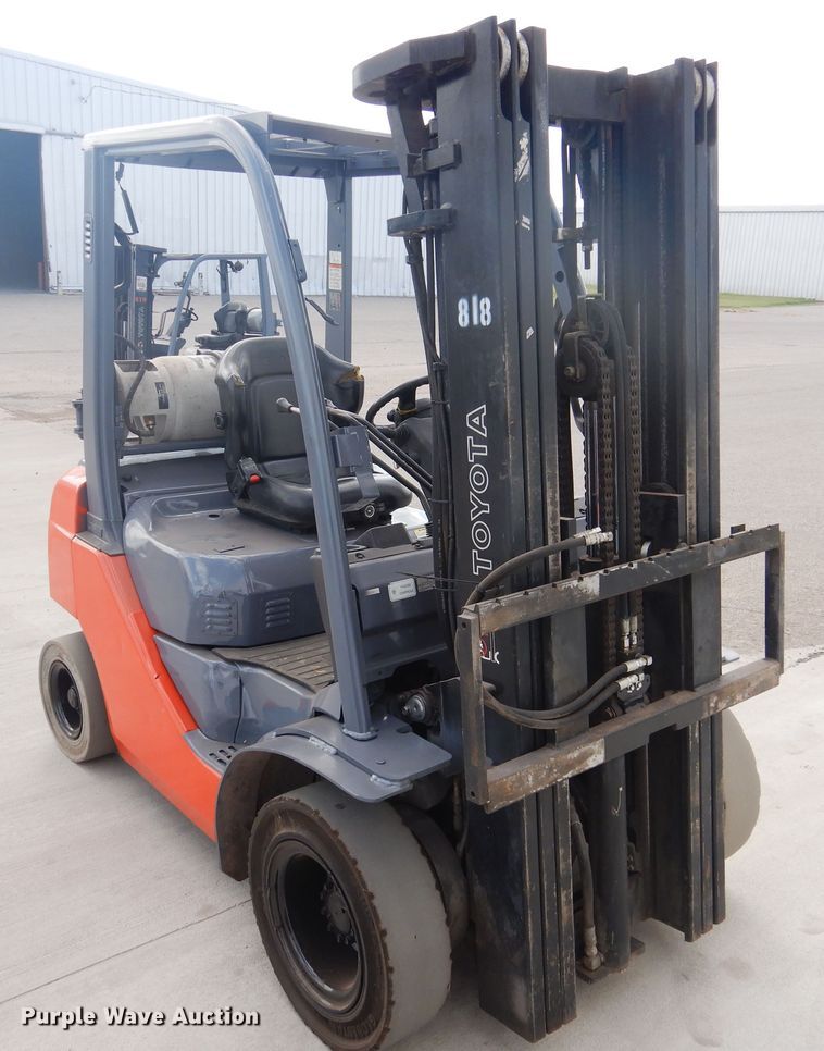 image for item HO9889 2008 Toyota 8FGU20  forklift